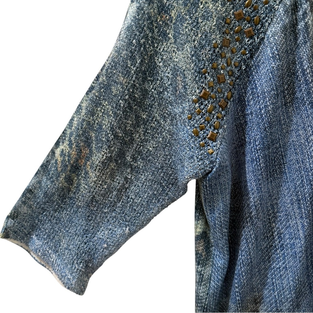Chico's Albany Crochet Studded Shoulder Blue Top Leopard Print Design Size 2 - Picture 5 of 10